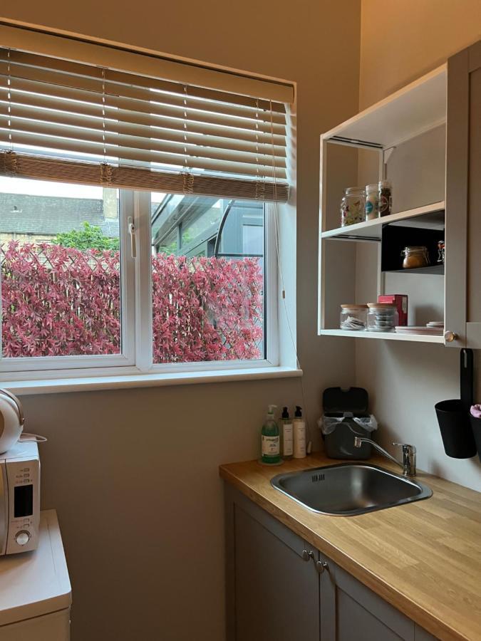 Hugo Mews Bright Studio Apartment Bray Exterior foto